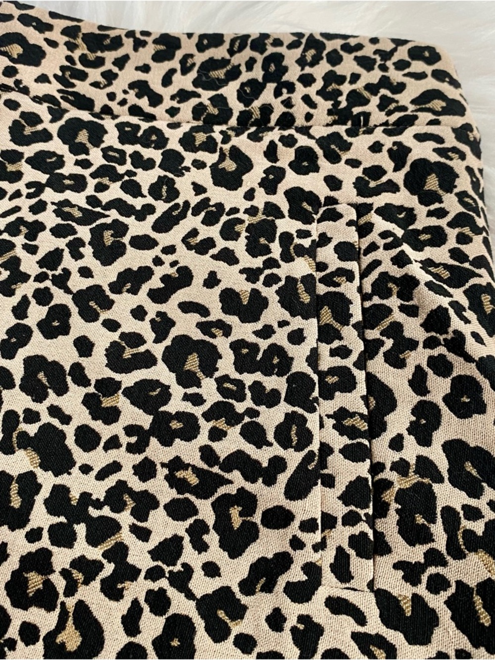 NWT LOFT Leopard Print Mini Skirt Size 8 | Chic Neutral Closet Staple - Picture 2 of 8